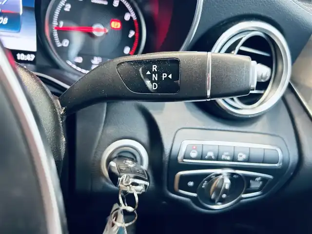 メルセデス・ベンツ ＧＬＣ２００ スポーツ 大阪府 2018(平30)年 6.4万km ダイヤモンドホワイト レーダーセーフティ/ハーフレザー/メモリ付きパワーシート/シートヒーター/純正ナビ/TV/３６０度カメラ/純正19インチAW/LEDヘッドライト/ACC/ブラインドスポット/電動リアゲート