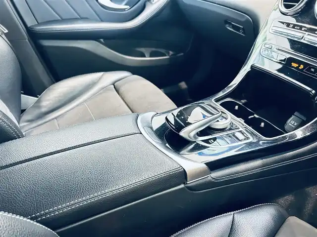 メルセデス・ベンツ ＧＬＣ２００ スポーツ 大阪府 2018(平30)年 6.4万km ダイヤモンドホワイト レーダーセーフティ/ハーフレザー/メモリ付きパワーシート/シートヒーター/純正ナビ/TV/３６０度カメラ/純正19インチAW/LEDヘッドライト/ACC/ブラインドスポット/電動リアゲート
