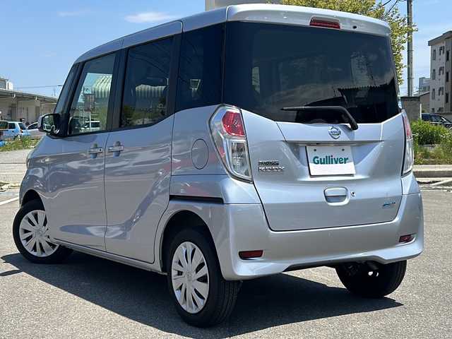 日産 デイズ ルークス X 石川県 2015(平27)年 5.4万km クールシルバー エマージェンシーストップシグナル/片側パワースライドドア/ポータブルナビ/型番：PD-705R/片側パワースライドドア/アラウンドビューモニター/スマートキー/・プッシュスタート/・スペアキー/横滑り防止/電動可能ミラー/アイドリングストップ/社外フロアマット/社外AWスタッドレスタイヤ車載/取扱説明書/保証書