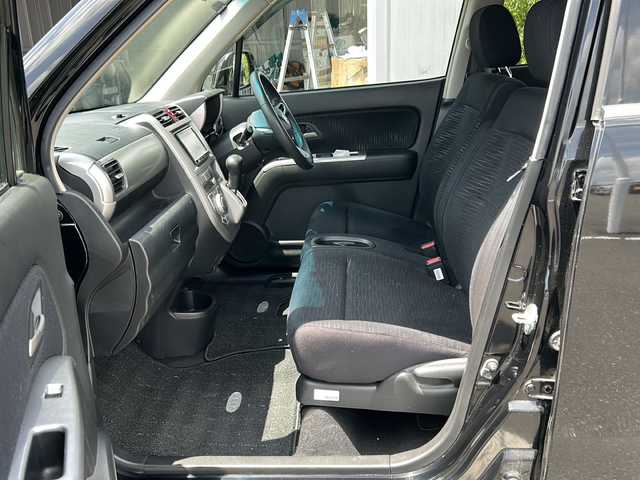 ホンダ ゼスト スパーク W 鹿児島県 2012(平24)年 10.9万km 黒 社外ナビ/Bluetooth/TV/電動格納ミラー/純正フロアマット/ドアバイザー/オートエアコン/パワーウィンドウ/純正AW/ベンチシート/保証書/取扱説明書/スマートキー