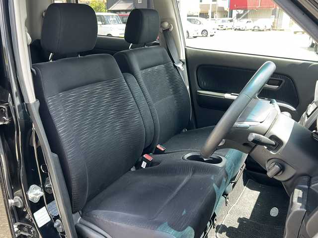ホンダ ゼスト スパーク W 鹿児島県 2012(平24)年 10.9万km 黒 社外ナビ/Bluetooth/TV/電動格納ミラー/純正フロアマット/ドアバイザー/オートエアコン/パワーウィンドウ/純正AW/ベンチシート/保証書/取扱説明書/スマートキー