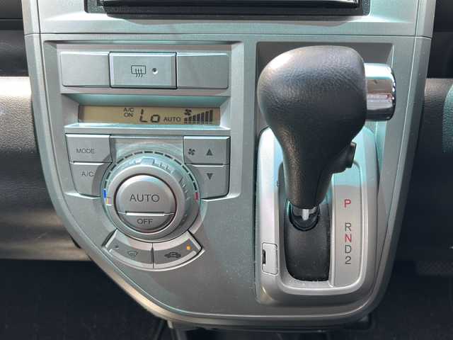ホンダ ゼスト スパーク W 鹿児島県 2012(平24)年 10.9万km 黒 社外ナビ/Bluetooth/TV/電動格納ミラー/純正フロアマット/ドアバイザー/オートエアコン/パワーウィンドウ/純正AW/ベンチシート/保証書/取扱説明書/スマートキー