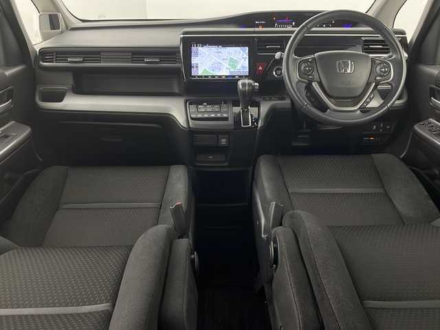 ホンダ ステップワゴン スパーダ ホンダセンシング 道央・札幌 2020(令2)年 3.4万km プラチナホワイトパール ・4WD/・ワンオーナー/・純正ナビ&CD&DVD&BT&TV&SD&AppleCarplay/・両側パワースライドドア/・バックカメラ/・ホンダセンシング/・横滑り防止装置/・アイドリングストップ/・ビルトインETC2.0/・ドアミラーヒーター/・純正フロアマット/・LEDヘッドライト/・オートライト/・スマートキー/・スペアキー/・純正AW付き夏タイヤ積込