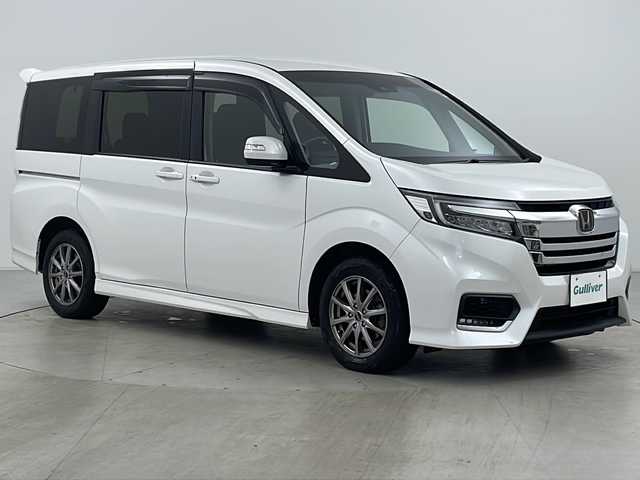 ホンダ ステップワゴン スパーダ ホンダセンシング 道央・札幌 2020(令2)年 3.4万km プラチナホワイトパール ・4WD/・ワンオーナー/・純正ナビ&CD&DVD&BT&TV&SD&AppleCarplay/・両側パワースライドドア/・バックカメラ/・ホンダセンシング/・横滑り防止装置/・アイドリングストップ/・ビルトインETC2.0/・ドアミラーヒーター/・純正フロアマット/・LEDヘッドライト/・オートライト/・スマートキー/・スペアキー/・純正AW付き夏タイヤ積込