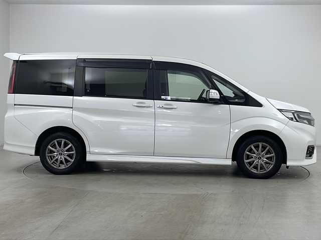 ホンダ ステップワゴン スパーダ ホンダセンシング 道央・札幌 2020(令2)年 3.4万km プラチナホワイトパール ・4WD/・ワンオーナー/・純正ナビ&CD&DVD&BT&TV&SD&AppleCarplay/・両側パワースライドドア/・バックカメラ/・ホンダセンシング/・横滑り防止装置/・アイドリングストップ/・ビルトインETC2.0/・ドアミラーヒーター/・純正フロアマット/・LEDヘッドライト/・オートライト/・スマートキー/・スペアキー/・純正AW付き夏タイヤ積込