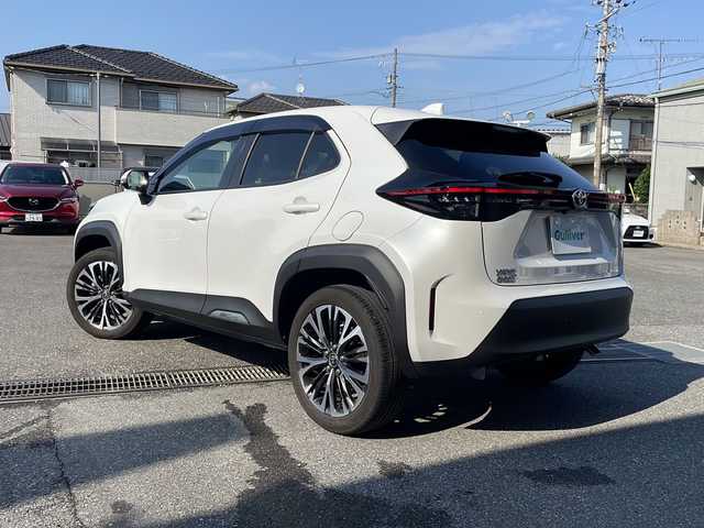 トヨタ ヤリスクロス Z 岐阜県 2023(令5)年 0.6万km プラチナホワイトパールマイカ /ワンオーナー//トヨタ純正ナビ(BT/FM/AM/MIRACAST)//トヨタセーフティーセンス/(レーダークルーズコントロール)/(プリクラッシュセーフティー)/(レーントレーシングアシスト)/(アダプティブハイビームシステム)/(オートマチックハイビーム)/(ロードサインアシスト)/(先行車発進告知機能)//ドライブレコーダー(自動防眩インナーミラー)//パワーバックドア//前席シートヒーター//ステアリングヒーター//パノラミックビューモニター//電動パーキングブレーキ//パドルシフト//プッシュスタート//取説//保証書