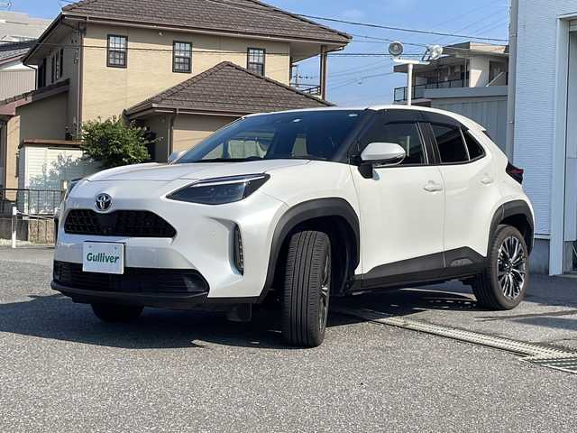 トヨタ ヤリスクロス Z 岐阜県 2023(令5)年 0.6万km プラチナホワイトパールマイカ /ワンオーナー//トヨタ純正ナビ(BT/FM/AM/MIRACAST)//トヨタセーフティーセンス/(レーダークルーズコントロール)/(プリクラッシュセーフティー)/(レーントレーシングアシスト)/(アダプティブハイビームシステム)/(オートマチックハイビーム)/(ロードサインアシスト)/(先行車発進告知機能)//ドライブレコーダー(自動防眩インナーミラー)//パワーバックドア//前席シートヒーター//ステアリングヒーター//パノラミックビューモニター//電動パーキングブレーキ//パドルシフト//プッシュスタート//取説//保証書