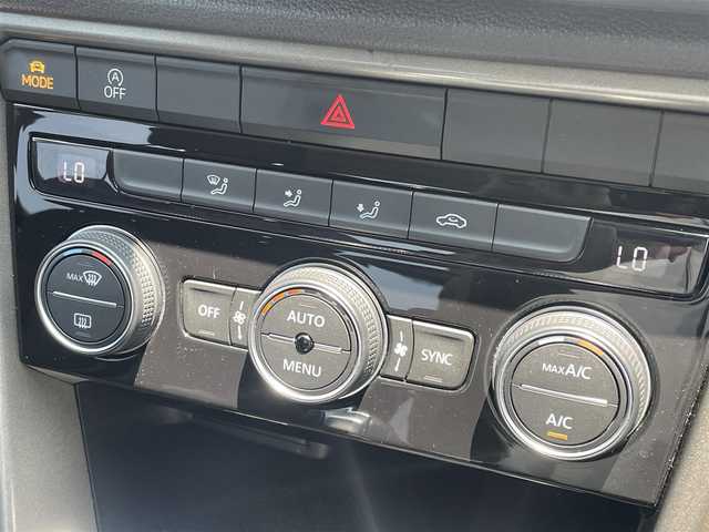 フォルクスワーゲン ＶＷ Ｔ－ロック TDI スタイル デザインPKG 東京都 2021(令3)年 3.2万km ディープブラックパールエフェクト ワンオーナー/純正ナビ/バックカメラ/パワーバックドア/アダプティブクルーズコントロール/ブラインドスポットモニター/ETC2.0/スマートキー