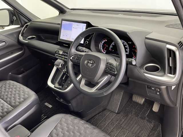 トヨタ ヴォクシー S－Z 鹿児島県 2022(令4)年 2.4万km アティチュードブラックマイカ ワンオーナー/純正10インチディスプレイオーディオ/フルセグテレビ/モデリスタエアロ/フリップダウンモニター/バックカメラ/トヨタセーフティセンス/・プリクラッシュセーフティシステム/・レーントレーシングアシスト/・レーンディパーチャーアラート/・全車速追従機能付レーダークルーズコントロール/・オートマチックハイビーム/・ロードサインアシスト/・発進遅れ告知機能/両側パワースライドドア/シートヒーター/ビルトインETC2.0/ドライブレコーダー/LEDヘッドライト/スマートキー
