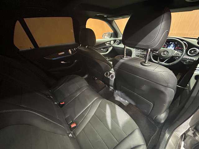 メルセデス・ベンツ ＧＬＣ２２０ d 4マチック ローレウスED 千葉県 2019(令1)年 5.7万km モハーベシルバー 限定車　/ナイトＰＫＧ　/パノラマＳＲ　/Ｂｕｒｍｅｓｔｅｒサウンド　/ＡＣＣ　/半革　/ナビ　/ＴＶ　/３６０°Ｂｌｕｅｔｏｏｔｈ接続　/シートＨ　/電動リアゲート　/アクティブパーキング　　/ＲＳＰ　/ＥＴＣ　/ドラレコ