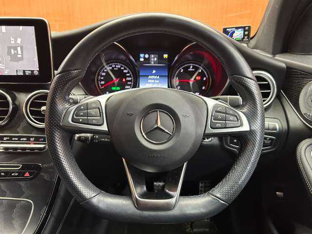 メルセデス・ベンツ ＧＬＣ２２０ d 4マチック ローレウスED 千葉県 2019(令1)年 5.7万km モハーベシルバー 限定車　/ナイトＰＫＧ　/パノラマＳＲ　/Ｂｕｒｍｅｓｔｅｒサウンド　/ＡＣＣ　/半革　/ナビ　/ＴＶ　/３６０°Ｂｌｕｅｔｏｏｔｈ接続　/シートＨ　/電動リアゲート　/アクティブパーキング　　/ＲＳＰ　/ＥＴＣ　/ドラレコ