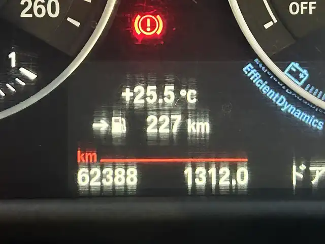 ＢＭＷ １１８ｉ 静岡県 2016(平28)年 6.3万km アルピンホワイトⅢ ユーザー買取車両/純正SDナビ（AM/FM/BT/CD/AUX）/純正16インチAW/純正LEDヘッドライト/純正フロアマット/アイドリンクストップ/速度制限装置/ETC/MTモード付AT/バックカメラ/追突被害軽減システム/横滑り防止装置/スマートキー/保証書/取扱説明書