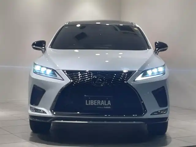 レクサス ＲＸ 300 Fスポーツ 愛知県 2020(令2)年 4.9万km ホワイトノーヴァガラスフレーク ムーンルーフ　/Ｆスポーツ専用２０インチＡＷ　/三眼フルＬＥＤヘッドライト　/ＨＵＤ　/黒革シート　/全席シートヒーター　/前席エアシート　/レクサスセーフティプラス　/純正ナビ　/Ｂｌｕｅｔｏｏｔｈ　/３６０度カメラ/フルセグTV/ETC２．０/プッシュスタート/アイドリングストップ/ウィンカーミラー