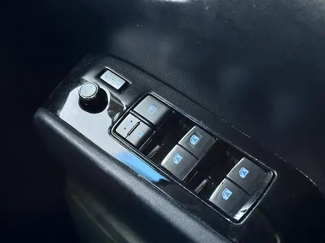 トヨタ アルファード S 山形県 2016(平28)年 11.4万km ブラック 登録時走行距離114775Km/保証書/取扱説明書/後席モニター（ALPINE）/社外SDナビ（ALPINE）/フルセグTV/黒革シートカバー/両側パワースライドドア/前後コーナーセンサー/トヨタセーフティセンス/7人乗り/オットマン/バックカメラ/LEDヘッドライト/ウィンカーミラー/電動格納ミラー/ETC/プッシュスタート/スタッドレスタイヤ車載