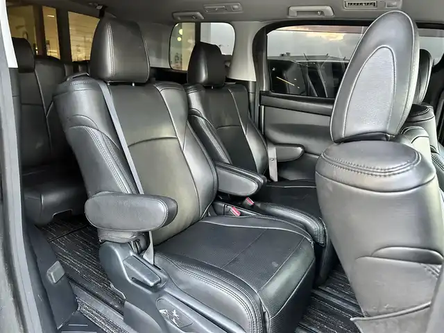 トヨタ アルファード S 山形県 2016(平28)年 11.4万km ブラック 登録時走行距離114775Km/保証書/取扱説明書/後席モニター（ALPINE）/社外SDナビ（ALPINE）/フルセグTV/黒革シートカバー/両側パワースライドドア/前後コーナーセンサー/トヨタセーフティセンス/7人乗り/オットマン/バックカメラ/LEDヘッドライト/ウィンカーミラー/電動格納ミラー/ETC/プッシュスタート/スタッドレスタイヤ車載