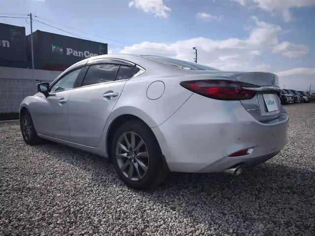 マツダ マツダ６セダン 20S 愛媛県 2019(令1)年 5.4万km ソニックシルバーM 純正8型ナビ/バックモニター/ETC/クルーズコントロール/前後パーキングセンサー/衝突被害軽減ブレーキ/後退時ブレーキサポート/AT誤後発進抑制/車線逸脱警報/ブラインドスポットモニタリング/交通標識認識システム/ステアリング連動LEDヘッドランプ/革巻きステアリング/パドルシフト/純正17インチアルミホイール/スマートキー/プッシュエンジンスタート/禁煙車