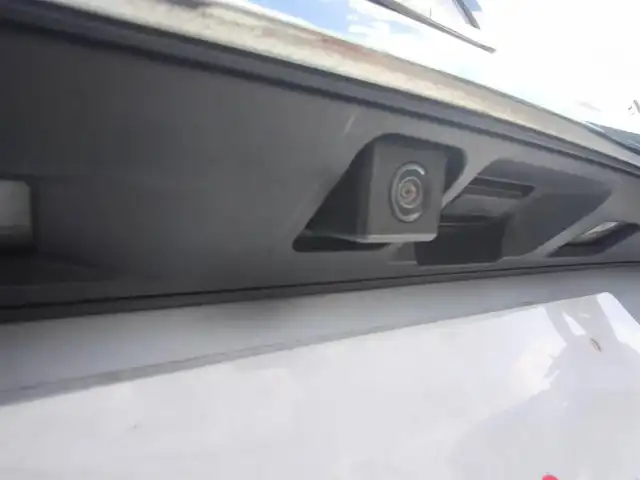 マツダ マツダ６セダン 20S 愛媛県 2019(令1)年 5.4万km ソニックシルバーM 純正8型ナビ/バックモニター/ETC/クルーズコントロール/前後パーキングセンサー/衝突被害軽減ブレーキ/後退時ブレーキサポート/AT誤後発進抑制/車線逸脱警報/ブラインドスポットモニタリング/交通標識認識システム/ステアリング連動LEDヘッドランプ/革巻きステアリング/パドルシフト/純正17インチアルミホイール/スマートキー/プッシュエンジンスタート/禁煙車