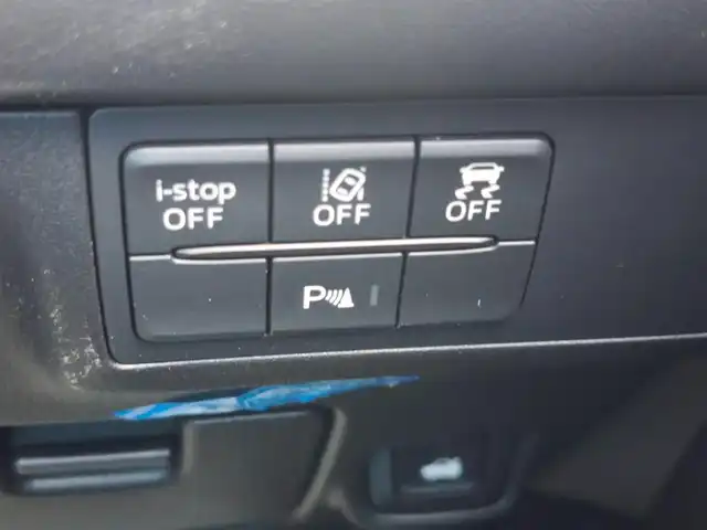 マツダ マツダ６セダン 20S 愛媛県 2019(令1)年 5.4万km ソニックシルバーM 純正8型ナビ/バックモニター/ETC/クルーズコントロール/前後パーキングセンサー/衝突被害軽減ブレーキ/後退時ブレーキサポート/AT誤後発進抑制/車線逸脱警報/ブラインドスポットモニタリング/交通標識認識システム/ステアリング連動LEDヘッドランプ/革巻きステアリング/パドルシフト/純正17インチアルミホイール/スマートキー/プッシュエンジンスタート/禁煙車