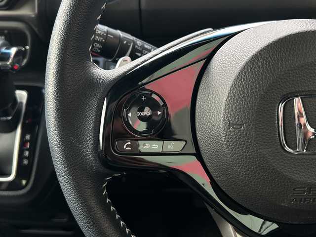 ホンダ Ｎ ＢＯＸ カスタム L ターボ スタイル+ブラック 広島県 2023(令5)年 2.1万km プラチナホワイトパール 禁煙/ターボ/ホンダセンシング/●衝突軽減ブレーキ（CMBS）/●誤発進抑制機能/●歩行者事故低減ステアリング/●路外逸脱抑制機能/●渋滞追従機能付アダプティブクルーズコントロール（ACC）/●車線維持支援システム（LKAS）/●先行車発進お知らせ機能/●標識認識機能/●後方誤発進抑制機能/●オートハイビーム/純正ナビ（VXM-234VFi）/・フルセグ/CD/DVD/SD/MusicRack/Bluetooth/バックカメラ/両側パワースライドドア/革巻きステアリング/ステアリングスイッチ/パドルシフト/ハーフレザーシート/シートヒーター/オートリトラミラー/LEDヘッドライト/フォグランプ/電動パーキングブレーキ/ブレーキホールド/ロールサンシェード/スマートキー/プッシュスタート/スペアキー/純正フロアマット/ドライブレコーダー/ETC/W+サイド+カーテンエアバック