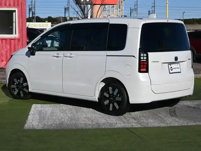 ホンダ フリード ハイブリット e:HEV AIR EX 千葉県 2025(令7)年 0.1千km プラチナホワイトパール ホンダセンシング/・衝突軽減ブレーキ（CMBS）/・車線維持支援システム（LKAS）/・アダプティブクルーズコントロール（ACC）/・ブラインドスポットインフォメーション/・後方誤発進抑制機能/・誤発進抑制機能/両側パワースライドドア/ハーフレザーシート/前席シートヒーター/純正コネクトナビ/地デジTV/【Bluetooth接続】/バックカメラ/革巻きステアリング/ステアリングスイッチ/LEDヘッドライト/ウインカーミラー/リアコーナーセンサー/純正15インチアルミホイル/サイド/カーテンエアバッグ/Honda スマートキー