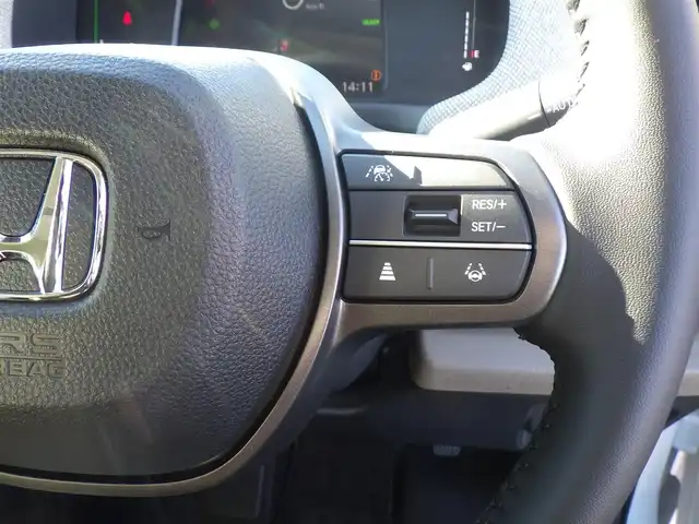 ホンダ フリード ハイブリット e:HEV AIR EX 千葉県 2025(令7)年 0.1千km プラチナホワイトパール ホンダセンシング/・衝突軽減ブレーキ（CMBS）/・車線維持支援システム（LKAS）/・アダプティブクルーズコントロール（ACC）/・ブラインドスポットインフォメーション/・後方誤発進抑制機能/・誤発進抑制機能/両側パワースライドドア/ハーフレザーシート/前席シートヒーター/純正コネクトナビ/地デジTV/【Bluetooth接続】/バックカメラ/革巻きステアリング/ステアリングスイッチ/LEDヘッドライト/ウインカーミラー/リアコーナーセンサー/純正15インチアルミホイル/サイド/カーテンエアバッグ/Honda スマートキー