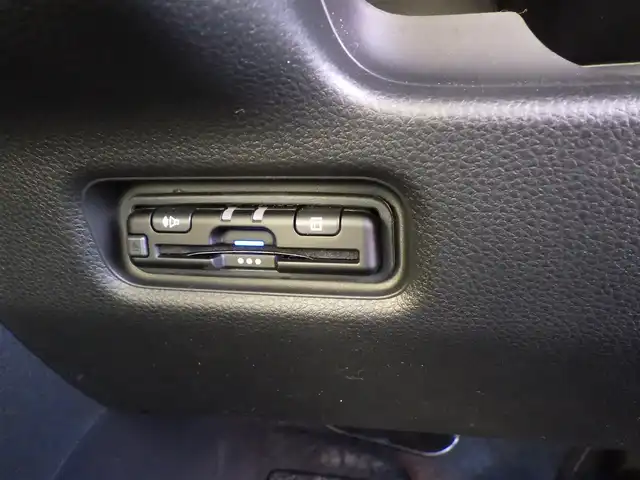 ホンダ フリード ハイブリット e:HEV AIR EX 千葉県 2025(令7)年 0.1千km プラチナホワイトパール ホンダセンシング/・衝突軽減ブレーキ（CMBS）/・車線維持支援システム（LKAS）/・アダプティブクルーズコントロール（ACC）/・ブラインドスポットインフォメーション/・後方誤発進抑制機能/・誤発進抑制機能/両側パワースライドドア/ハーフレザーシート/前席シートヒーター/純正コネクトナビ/地デジTV/【Bluetooth接続】/バックカメラ/革巻きステアリング/ステアリングスイッチ/LEDヘッドライト/ウインカーミラー/リアコーナーセンサー/純正15インチアルミホイル/サイド/カーテンエアバッグ/Honda スマートキー