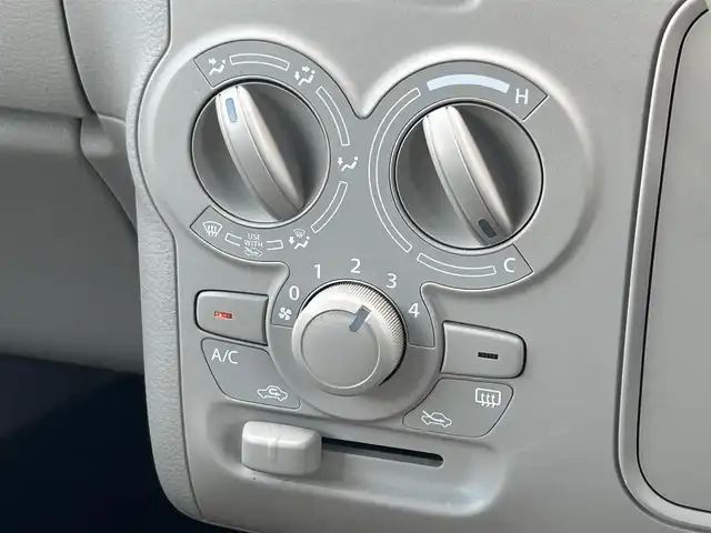 スズキ ラパン L 愛媛県 2016(平28)年 4.7万km フレンチミントPM 社外ナビ/（AM.FM.ipod.CD.USB）/アイドリングストップ/横滑り防止装置/イモビライザー/衝突軽減ブレーキ/ヘッドライトレベライザー/シートヒーター/エアコン/社外14インチアルミホイール/ワンセグTV/ベンチシート/衝突軽減システム/スマートキー/パワーステアリング/パワーウィンド