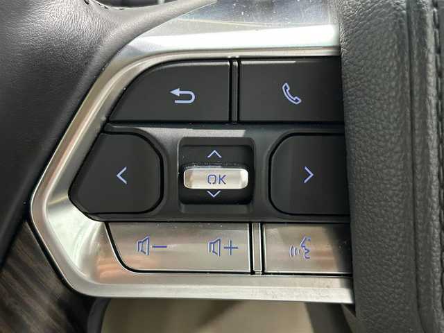 トヨタ ランドクルーザー ZX 鹿児島県 2023(令5)年 0.9万km グレーメタリック ワンオーナー/禁煙車/メーカーＯＰナビ（ＣＤ／ＤＶＤ／ＡｐｐｌｅＣａｒＰｌａｙ／ＡｎｄｒｏｉｄＡｕｔｏ／Ｂｌｕｅｔｏｏｔｈ）/チルト＆スライド電動ムーンルーフ/パノラミックビューモニター/トヨタセーフティセンス/プリクラッシュセーフティ/レーントレーシングアシスト/レーンディパーチャーアラート/レーダークルーズコントロール/アダプティブハイビームシステム/ロードサインアシスト/ドライバー異常時対応システム/プロアクティブドライビングアシスト/発進遅れ告知機能/ブラインドスポットモニター/電動パーキングブレーキ/オートブレーキホールド/ヘッドアップディスプレイ/本革巻きステアリング/チルト＆テレスコピックステアリング/ステアリングヒーター/ステアリングリモコン/シートベンチレーション/前席パワーシート/運転席シートメモリ/オールオートウィンドウ/LEDヘッドライト/フロントフォグライト/自動防眩式インナー/電動格納ミラー/純正20インチアルミホイール/ビルトインETC/前後ドライブレコーダー/保証書/取扱説明書