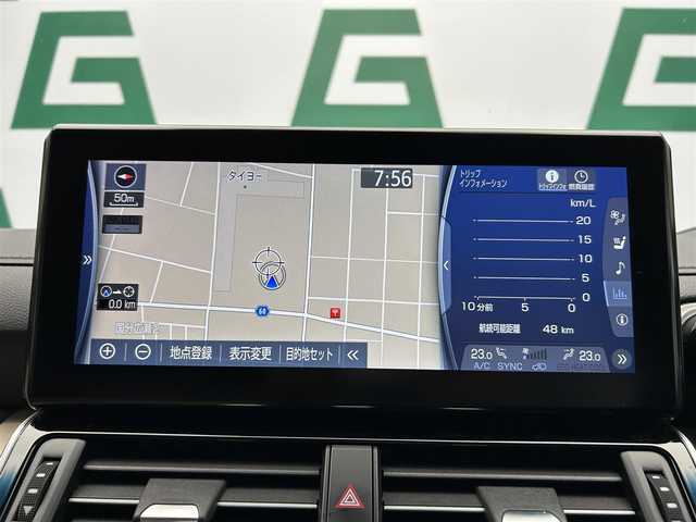 トヨタ ランドクルーザー ZX 鹿児島県 2023(令5)年 0.9万km グレーメタリック ワンオーナー/禁煙車/メーカーＯＰナビ（ＣＤ／ＤＶＤ／ＡｐｐｌｅＣａｒＰｌａｙ／ＡｎｄｒｏｉｄＡｕｔｏ／Ｂｌｕｅｔｏｏｔｈ）/チルト＆スライド電動ムーンルーフ/パノラミックビューモニター/トヨタセーフティセンス/プリクラッシュセーフティ/レーントレーシングアシスト/レーンディパーチャーアラート/レーダークルーズコントロール/アダプティブハイビームシステム/ロードサインアシスト/ドライバー異常時対応システム/プロアクティブドライビングアシスト/発進遅れ告知機能/ブラインドスポットモニター/電動パーキングブレーキ/オートブレーキホールド/ヘッドアップディスプレイ/本革巻きステアリング/チルト＆テレスコピックステアリング/ステアリングヒーター/ステアリングリモコン/シートベンチレーション/前席パワーシート/運転席シートメモリ/オールオートウィンドウ/LEDヘッドライト/フロントフォグライト/自動防眩式インナー/電動格納ミラー/純正20インチアルミホイール/ビルトインETC/前後ドライブレコーダー/保証書/取扱説明書