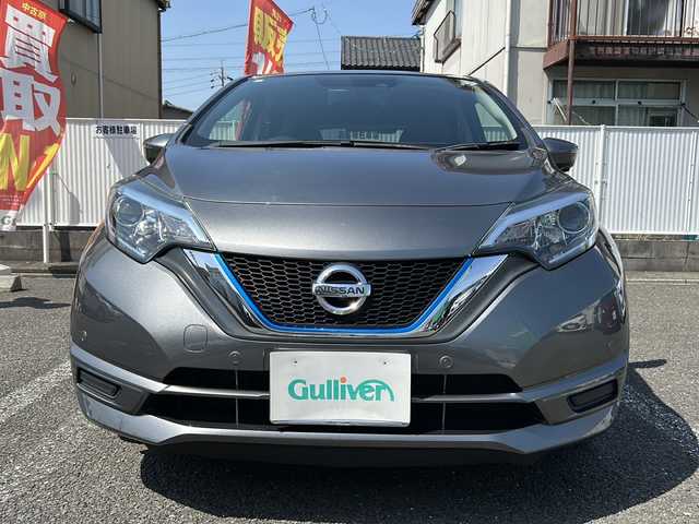 日産 ノート e－パワー X 岐阜県 2018(平30)年 9.9万km ダークメタルグレー 純正ディーラーナビ/MM318D-W/ワンセグTV/BT/SD/DVD/CD/FM/AM/バックカメラ/アラウンドビューモニター/ETC2.0/デジタルインナーミラー/衝突被害軽減装置/横滑り防止機能/レーンキープアシスト/プッシュスタート/純正フロアマット/純正ドアバイザー/電動格納ウインカーミラー