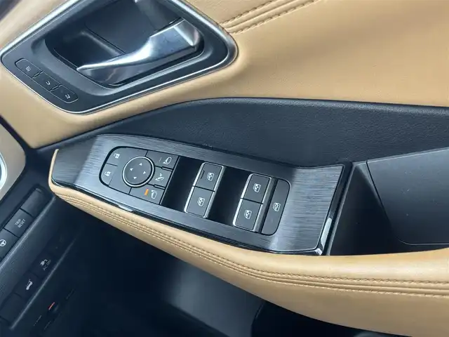 日産 エクストレイル G e－4ORCE 千葉県 2022(令4)年 0.5万km ブリリアントホワイトパール/スーパーブラック 2トーン 日産コネクトナビ/(TV/Bluetooth/AM/FM)/全方位カメラ/プロパイロット/衝突被害軽減システム/車線逸脱警報/クルーズコントロール/電動リアゲート/レザーシート/横滑り防止装置/ETC2.0/ドライブレコーダー/LEDヘッドライト/フォグランプ/オートライト/ウィンカーミラー/電動格納ミラー/純正19インチAW/シートヒーター/シートリフター/ステアリングヒーター/プッシュスタート/スマートキー/フロアマット/スペアキー/取扱説明書/保証書