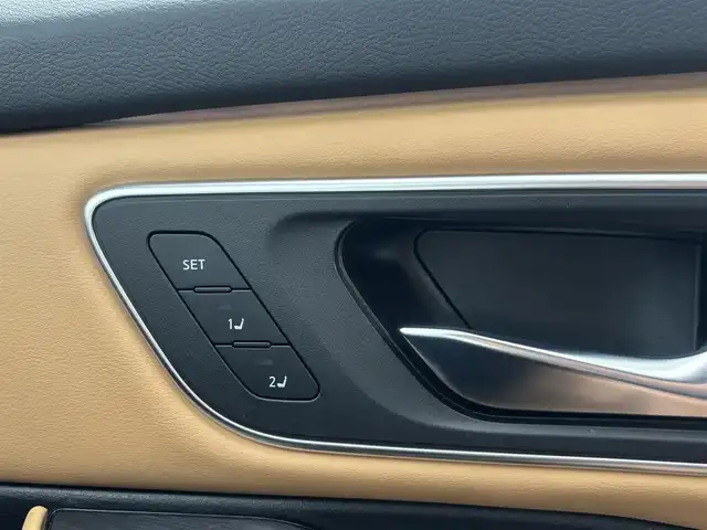 日産 エクストレイル G e－4ORCE 千葉県 2022(令4)年 0.5万km ブリリアントホワイトパール/スーパーブラック 2トーン 日産コネクトナビ/(TV/Bluetooth/AM/FM)/全方位カメラ/プロパイロット/衝突被害軽減システム/車線逸脱警報/クルーズコントロール/電動リアゲート/レザーシート/横滑り防止装置/ETC2.0/ドライブレコーダー/LEDヘッドライト/フォグランプ/オートライト/ウィンカーミラー/電動格納ミラー/純正19インチAW/シートヒーター/シートリフター/ステアリングヒーター/プッシュスタート/スマートキー/フロアマット/スペアキー/取扱説明書/保証書