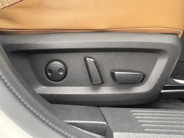 日産 エクストレイル G e－4ORCE 千葉県 2022(令4)年 0.5万km ブリリアントホワイトパール/スーパーブラック 2トーン 日産コネクトナビ/(TV/Bluetooth/AM/FM)/全方位カメラ/プロパイロット/衝突被害軽減システム/車線逸脱警報/クルーズコントロール/電動リアゲート/レザーシート/横滑り防止装置/ETC2.0/ドライブレコーダー/LEDヘッドライト/フォグランプ/オートライト/ウィンカーミラー/電動格納ミラー/純正19インチAW/シートヒーター/シートリフター/ステアリングヒーター/プッシュスタート/スマートキー/フロアマット/スペアキー/取扱説明書/保証書