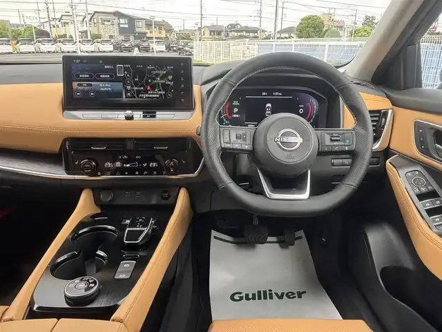 日産 エクストレイル G e－4ORCE 千葉県 2022(令4)年 0.5万km ブリリアントホワイトパール/スーパーブラック 2トーン 日産コネクトナビ/(TV/Bluetooth/AM/FM)/全方位カメラ/プロパイロット/衝突被害軽減システム/車線逸脱警報/クルーズコントロール/電動リアゲート/レザーシート/横滑り防止装置/ETC2.0/ドライブレコーダー/LEDヘッドライト/フォグランプ/オートライト/ウィンカーミラー/電動格納ミラー/純正19インチAW/シートヒーター/シートリフター/ステアリングヒーター/プッシュスタート/スマートキー/フロアマット/スペアキー/取扱説明書/保証書