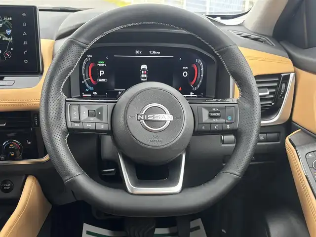日産 エクストレイル G e－4ORCE 千葉県 2022(令4)年 0.5万km ブリリアントホワイトパール/スーパーブラック 2トーン 日産コネクトナビ/(TV/Bluetooth/AM/FM)/全方位カメラ/プロパイロット/衝突被害軽減システム/車線逸脱警報/クルーズコントロール/電動リアゲート/レザーシート/横滑り防止装置/ETC2.0/ドライブレコーダー/LEDヘッドライト/フォグランプ/オートライト/ウィンカーミラー/電動格納ミラー/純正19インチAW/シートヒーター/シートリフター/ステアリングヒーター/プッシュスタート/スマートキー/フロアマット/スペアキー/取扱説明書/保証書