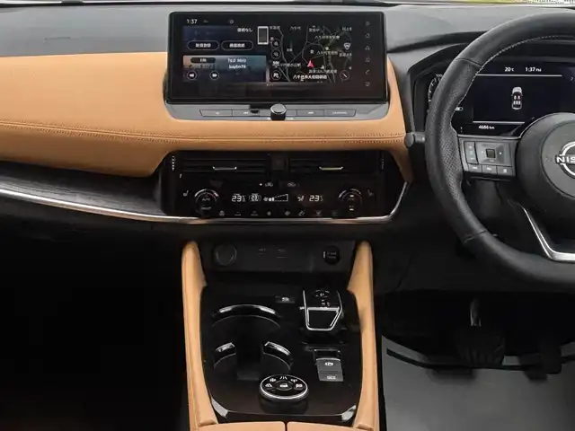日産 エクストレイル G e－4ORCE 千葉県 2022(令4)年 0.5万km ブリリアントホワイトパール/スーパーブラック 2トーン 日産コネクトナビ/(TV/Bluetooth/AM/FM)/全方位カメラ/プロパイロット/衝突被害軽減システム/車線逸脱警報/クルーズコントロール/電動リアゲート/レザーシート/横滑り防止装置/ETC2.0/ドライブレコーダー/LEDヘッドライト/フォグランプ/オートライト/ウィンカーミラー/電動格納ミラー/純正19インチAW/シートヒーター/シートリフター/ステアリングヒーター/プッシュスタート/スマートキー/フロアマット/スペアキー/取扱説明書/保証書