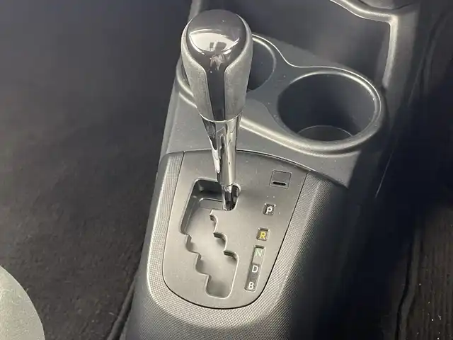 トヨタ アクア S スタイルブラック 愛知県 2019(平31)年 4.9万km ブラックマイカ 禁煙車/純正9インチナビ/（CD/DVD/Bluetooth/フルセグTV/AM/FM/SD）/バックカメラ/トヨタセーフティセンス/・プリクラッシュセーフティ/・レーンディパーチャーアラート/・オートマチックハイビーム/・クリアランスソナー/・誤発進抑制機能/ETC2.0/純正ドライブレコーダー/シートヒーター/純正15インチアルミホイール/スマートキー/純正フロアマット/LEDヘッドライト/フロントフォグライト/横滑り防止装置