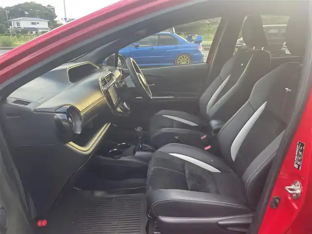 トヨタ アクア G GRスポーツ 17インチPKG 神奈川県 2018(平30)年 3.8万km スーパーレッドⅤ 安全機能装置/・衝突軽減システム/・横滑り防止装置/・レーンキープアシスト/クルーズコントロール/１７インチ純正AW/ハーフレザーシート/シートヒーター/純正ナビ/CD/フルセグTV/AM/FM/SD/BT/バックカメラ/オートハイビーム/LEDヘッドライト/フォグランプ/ETC