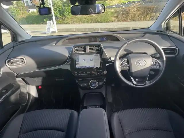 トヨタ プリウス ＰＨＶ A 富山県 2021(令3)年 8.5万km プラチナホワイトパールマイカ 純正８インチナビ／/フルセグＴＶ／/Ｂｔ／/ＤＶＤ再生／/Ｂカメラ／/ビルトインＥＴＣ／/スマートキー／/レーダークルコン／/レーンキープ／/運転席助手席シートヒーター／/ＡＣ１００Ｖ電源／/スペアキー有/LEDオートライト/ＡＷ付冬タイヤ４本有り