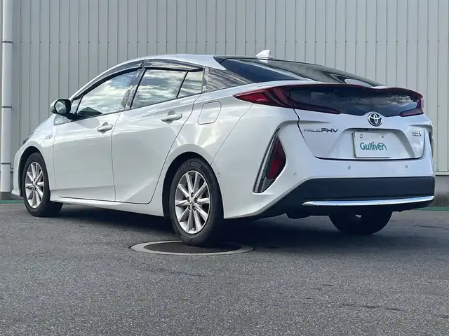 トヨタ プリウス ＰＨＶ A 富山県 2021(令3)年 8.5万km プラチナホワイトパールマイカ 純正８インチナビ／/フルセグＴＶ／/Ｂｔ／/ＤＶＤ再生／/Ｂカメラ／/ビルトインＥＴＣ／/スマートキー／/レーダークルコン／/レーンキープ／/運転席助手席シートヒーター／/ＡＣ１００Ｖ電源／/スペアキー有/LEDオートライト/ＡＷ付冬タイヤ４本有り