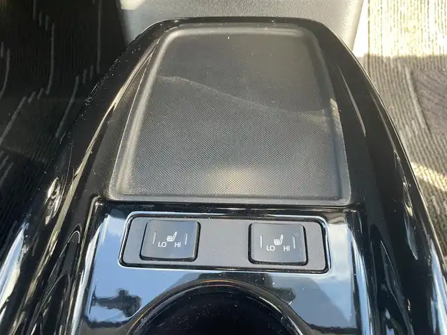 トヨタ プリウス ＰＨＶ A 富山県 2021(令3)年 8.5万km プラチナホワイトパールマイカ 純正８インチナビ／/フルセグＴＶ／/Ｂｔ／/ＤＶＤ再生／/Ｂカメラ／/ビルトインＥＴＣ／/スマートキー／/レーダークルコン／/レーンキープ／/運転席助手席シートヒーター／/ＡＣ１００Ｖ電源／/スペアキー有/LEDオートライト/ＡＷ付冬タイヤ４本有り