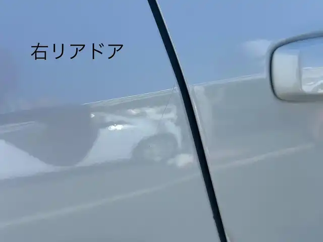 スズキ スイフト スポーツ 三重県 2013(平25)年 5.4万km スノーホワイトパール ナビ（Bluetooth/FM/AM/SD/TV/DISC）/バックカメラ/ドライブレコーダー(前後)/ETC/純正フロアマット/ESP（車両走行安定補助システム）/メタリックグレー加飾付HIDヘッドランプ/オートライト/防眩ミラー/ブラックハニカムメッシュフロントグリル/フロントエアロバンパー/フロントフォグランプ/サイドシル/リアスポイラー/ブラックディフーザー付リアエアロバンパー/専用デュアルマフラー/195/45R17タイヤ/17インチアルミホイール/テネコ製モンローショックアブソーバー/ヘアラインメタルインパネ加飾/シルバー加飾付アナログメーター/マルチインフォメーションディスプレイ/レッドスイッチ入ディンプル革巻きステアリングホイール/パドルシフト/ステンレスペダル/「Sport」刺繍/レッドスイッチ入ブラックスポーツシート/SRSエアバック（運転席/助手席）/イモビライザー/セキュリティアラーム/キーレスプッシュスタートシステム/スペアキー
