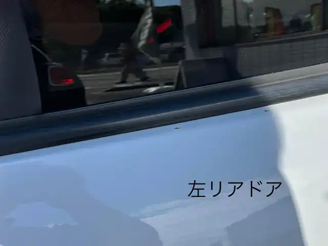 スズキ スイフト スポーツ 三重県 2013(平25)年 5.4万km スノーホワイトパール ナビ（Bluetooth/FM/AM/SD/TV/DISC）/バックカメラ/ドライブレコーダー(前後)/ETC/純正フロアマット/ESP（車両走行安定補助システム）/メタリックグレー加飾付HIDヘッドランプ/オートライト/防眩ミラー/ブラックハニカムメッシュフロントグリル/フロントエアロバンパー/フロントフォグランプ/サイドシル/リアスポイラー/ブラックディフーザー付リアエアロバンパー/専用デュアルマフラー/195/45R17タイヤ/17インチアルミホイール/テネコ製モンローショックアブソーバー/ヘアラインメタルインパネ加飾/シルバー加飾付アナログメーター/マルチインフォメーションディスプレイ/レッドスイッチ入ディンプル革巻きステアリングホイール/パドルシフト/ステンレスペダル/「Sport」刺繍/レッドスイッチ入ブラックスポーツシート/SRSエアバック（運転席/助手席）/イモビライザー/セキュリティアラーム/キーレスプッシュスタートシステム/スペアキー