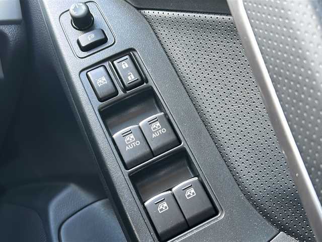 スバル フォレスター 2．0XT アイサイト 青森県 2015(平27)年 8.8万km クリスタルブラックシリカ ４WD/ターボ/ワンオーナー/社外ナビ/フルセグTV/バックカメラ/アイサイトVer3/アドバンスドセーフティパッケージ/全車速追従機能付クルーズコントロール/ルーフレール/パドルシフト/LEDヘッドランプ/オートライト/前席パワーシート/シートヒーター/ETC/スマートキー/プッシュスタート/保証書/取説/スペアキー1本