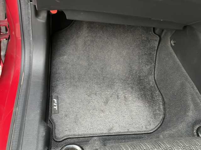 ホンダ フィット 13G Fパッケージ 岐阜県 2015(平27)年 8.1万km ミラノレッド /ワンオーナー//純正メモリナビ(VXM-155VSi)/(TV/Bluetooth/DVD/CD/SD)//アイドリングストップ//ＥＴＣ//ＥＣＯＮ//スマートキー//スペアキーx1//オートリトラクタブルミラー//純正フロアマット