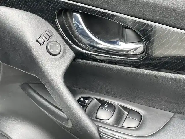 日産 エクストレイル 20Xi Vセレクション 香川県 2022(令4)年 5.2万km ブリリアントホワイトパール 登録時走行距離：51204km/ディーラー純正9型ナビ/　CD DVD BT フルセグTV/全方位カメラ/エマージェンシーブレーキ/レーダークルーズコントロール/レーンキープアシスト/クリアランスソナー/ブラインドスポットモニター/ダウンヒルアシストコントロール/LEDヘッドライト/オートライト/フォグランプ/MTモード付AT/電子パーキングブレーキ/カプロンシート/前席パワーシート/全席シートヒーター/パワーバックドア/ルーフレール/横滑り防止装置/アイドリングストップ/デジタルインナーミラー/ドライブレコーダー/ビルトインETC/プッシュスタート/スマートキー