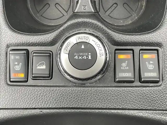 日産 エクストレイル 20Xi Vセレクション 香川県 2022(令4)年 5.2万km ブリリアントホワイトパール 登録時走行距離：51204km/ディーラー純正9型ナビ/　CD DVD BT フルセグTV/全方位カメラ/エマージェンシーブレーキ/レーダークルーズコントロール/レーンキープアシスト/クリアランスソナー/ブラインドスポットモニター/ダウンヒルアシストコントロール/LEDヘッドライト/オートライト/フォグランプ/MTモード付AT/電子パーキングブレーキ/カプロンシート/前席パワーシート/全席シートヒーター/パワーバックドア/ルーフレール/横滑り防止装置/アイドリングストップ/デジタルインナーミラー/ドライブレコーダー/ビルトインETC/プッシュスタート/スマートキー