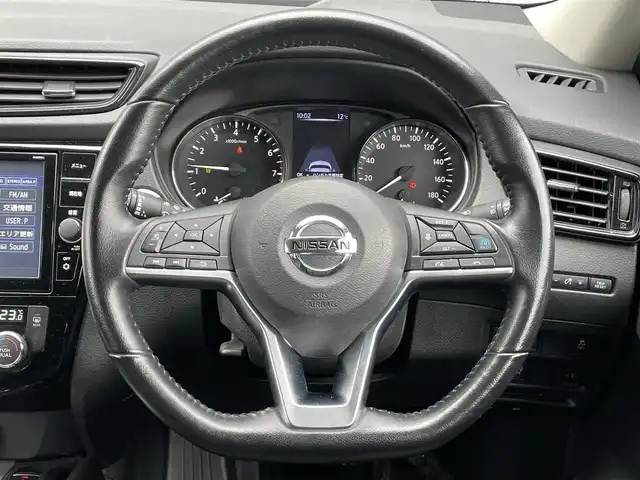 日産 エクストレイル 20Xi Vセレクション 香川県 2022(令4)年 5.2万km ブリリアントホワイトパール 登録時走行距離：51204km/ディーラー純正9型ナビ/　CD DVD BT フルセグTV/全方位カメラ/エマージェンシーブレーキ/レーダークルーズコントロール/レーンキープアシスト/クリアランスソナー/ブラインドスポットモニター/ダウンヒルアシストコントロール/LEDヘッドライト/オートライト/フォグランプ/MTモード付AT/電子パーキングブレーキ/カプロンシート/前席パワーシート/全席シートヒーター/パワーバックドア/ルーフレール/横滑り防止装置/アイドリングストップ/デジタルインナーミラー/ドライブレコーダー/ビルトインETC/プッシュスタート/スマートキー