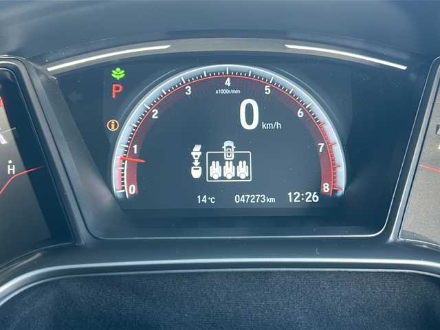 ホンダ シビック ハッチバック 広島県 2018(平30)年 4.8万km クリスタルブラックパール 禁煙/Honda SENSING/・衝突軽減ブレーキ〈CMBS〉/・渋滞追従機能付アダプティブ・クルーズ・コントロール/・LKAS〈車線維持支援システム〉/・路外逸脱抑制機能/・オートハイビーム/・標識認識機能/アジャイルハンドリングアシスト/純正ナビ（VXM-185VFi）/・フルセグ/CD/DVD/Bluetooth/SD/バックカメラ/革巻きステアリング/ステアリングスイッチ/パドルシフト/オートライト/シートヒーター/電動パーキングブレーキ/ブレーキホールド/スマートキー/プッシュスタート/スペアキー/純正ドライブレコーダー/ETC/ピアノブラック・フロントグリル/フロントスポイラー/純正１８インチアルミホイール/W+サイド+カーテンエアバック