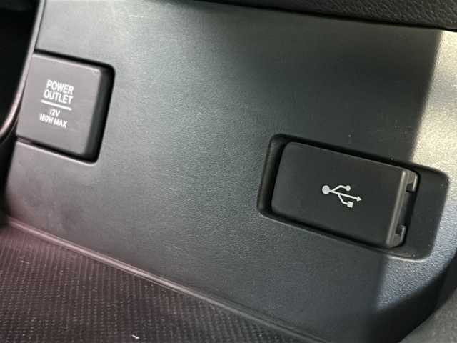 ホンダ シビック ハッチバック 広島県 2018(平30)年 4.8万km クリスタルブラックパール 禁煙/Honda SENSING/・衝突軽減ブレーキ〈CMBS〉/・渋滞追従機能付アダプティブ・クルーズ・コントロール/・LKAS〈車線維持支援システム〉/・路外逸脱抑制機能/・オートハイビーム/・標識認識機能/アジャイルハンドリングアシスト/純正ナビ（VXM-185VFi）/・フルセグ/CD/DVD/Bluetooth/SD/バックカメラ/革巻きステアリング/ステアリングスイッチ/パドルシフト/オートライト/シートヒーター/電動パーキングブレーキ/ブレーキホールド/スマートキー/プッシュスタート/スペアキー/純正ドライブレコーダー/ETC/ピアノブラック・フロントグリル/フロントスポイラー/純正１８インチアルミホイール/W+サイド+カーテンエアバック